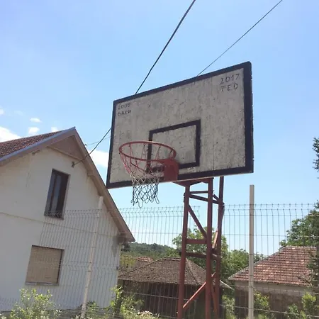 Domacinstvo Trifunovic Homestay Pretresnja