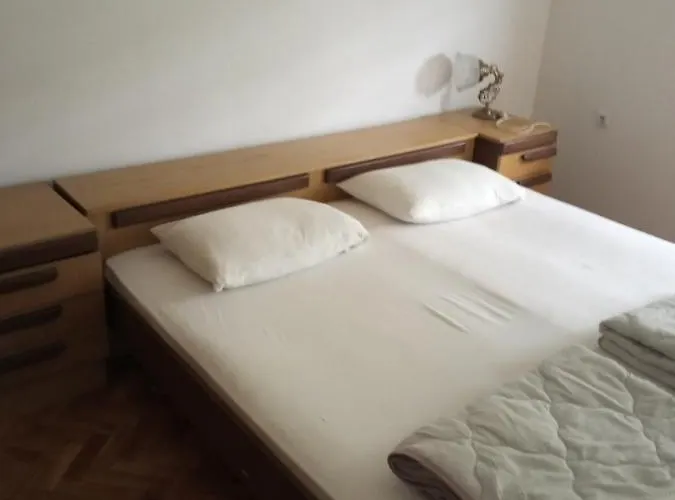 Domacinstvo Trifunovic * Pretresnja